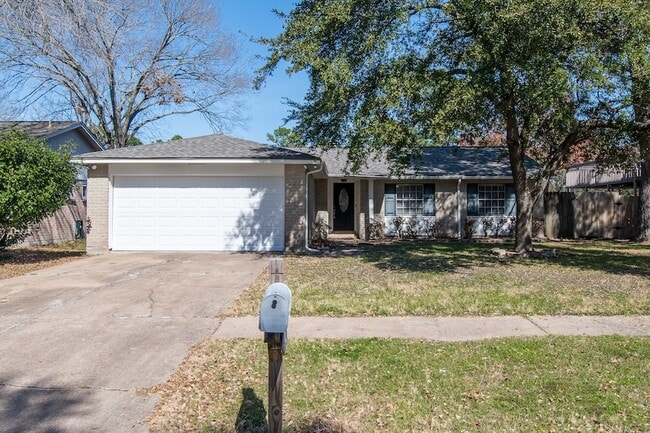 Building Photo - 16210 Cypress Point Dr