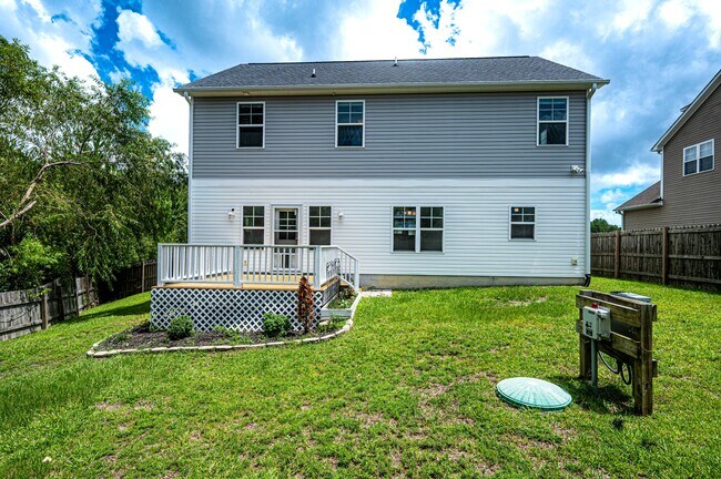 Building Photo - 103 Chestwood Ct