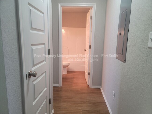 Building Photo - 2108 Ingalls Ln