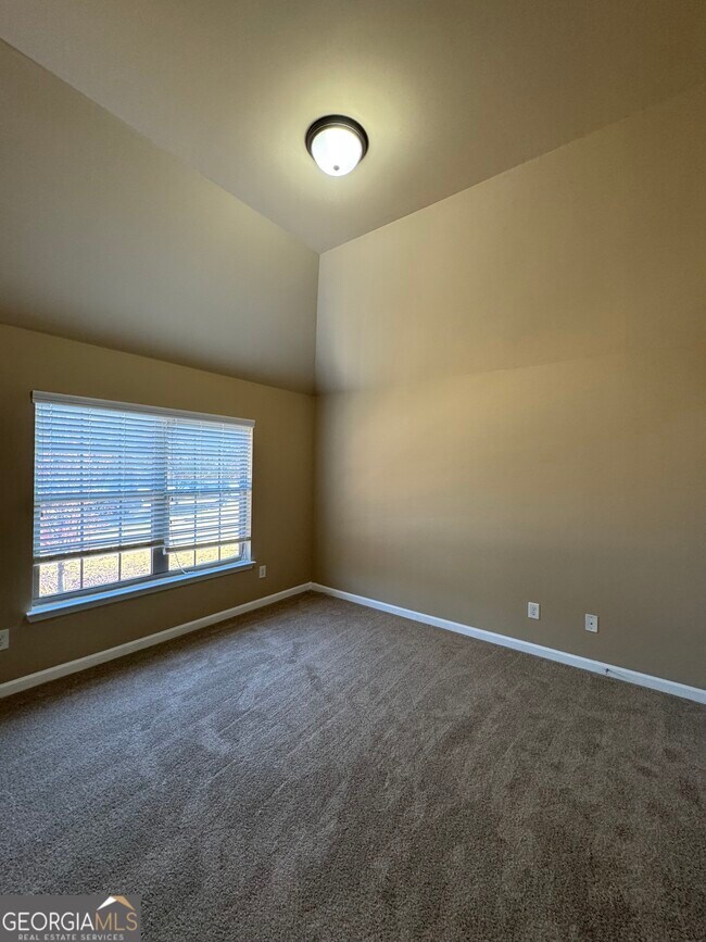 Building Photo - 352 Plymstock Dr