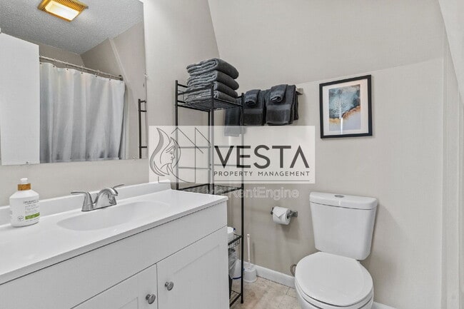 Building Photo - 588 Ray Hill Rd