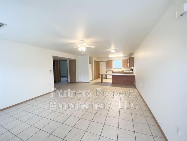 Building Photo - 860 S Curtis Ave