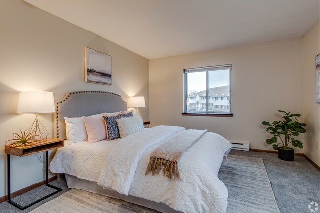 Building Photo - Modern Apartments Available Now!