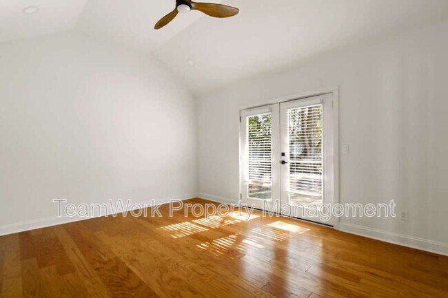 Building Photo - 1127 Snap Dragon Ct