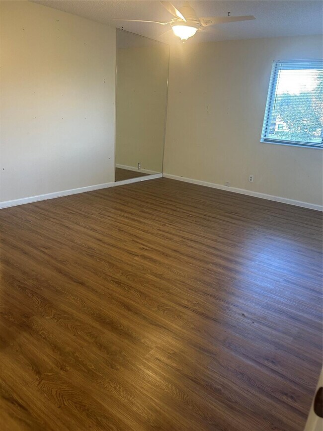 Building Photo - 9321 SW 23rd St