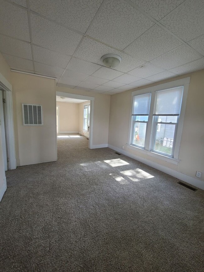 Building Photo - 1412 N Champaign St