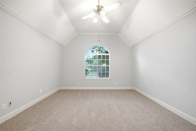 Building Photo - 15911 Moonrock Dr