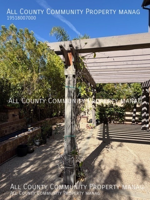 Building Photo - 70 Loganberry-