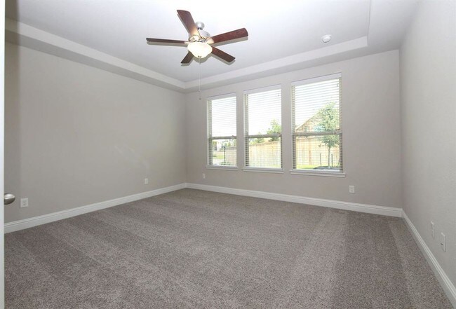 Building Photo - 18 Salado Vista Ct