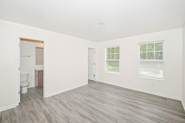 Building Photo - 1025 Rook Rd