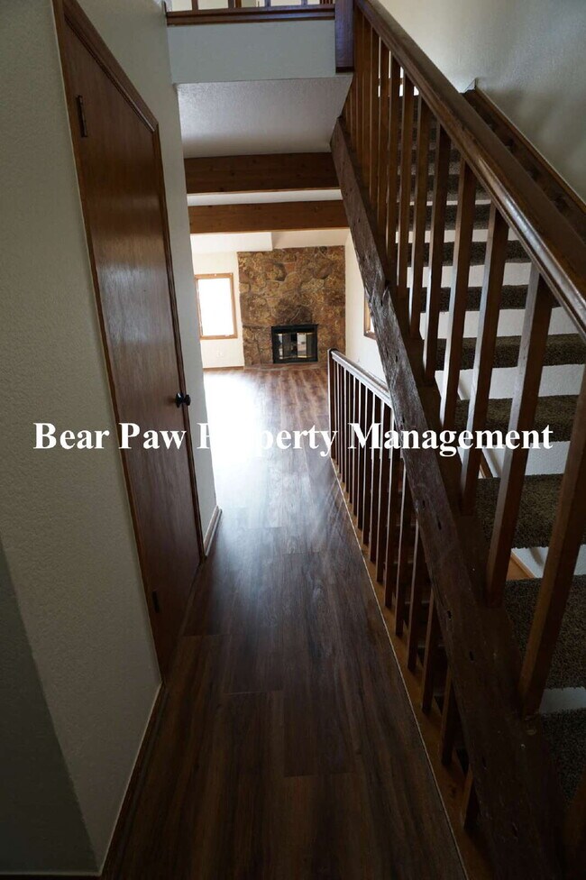 Building Photo - Cute Condo in North Evergreen!