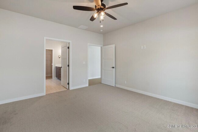 Building Photo - 1520 W Moselle Dr