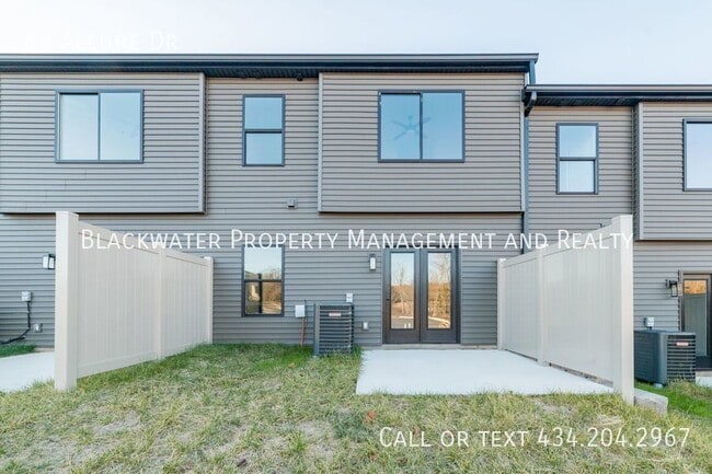 Building Photo - 69 Allure Dr