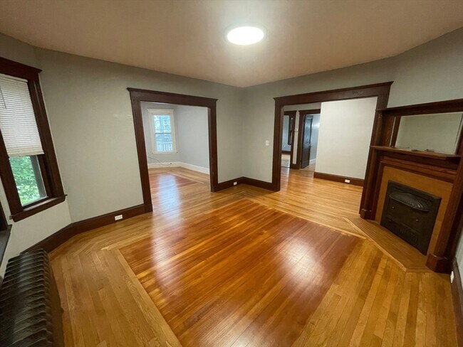 Building Photo - 34 Grafton St