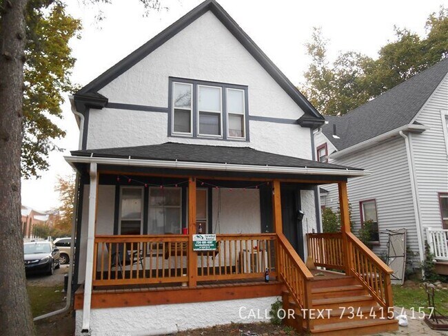 Building Photo - 936 Mary St
