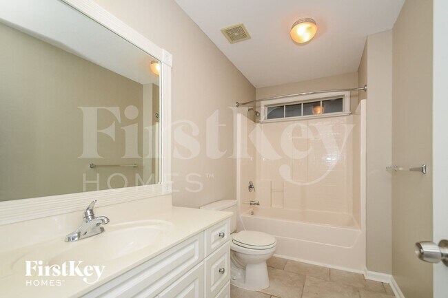 Building Photo - 129 Addison Dr