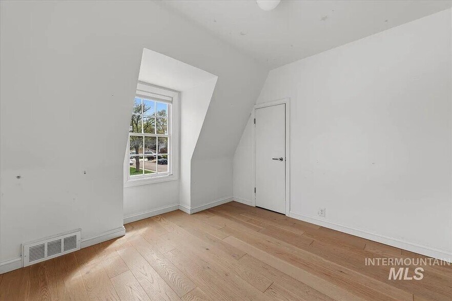 Building Photo - 1424 Arlington Ave