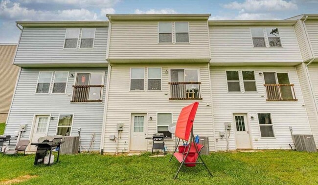 Building Photo - 108 Auburn Dr