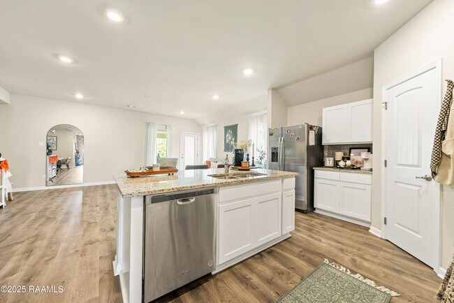 Building Photo - 205 Cane Run Ct