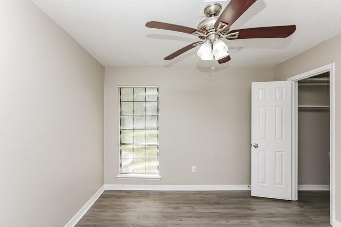 Building Photo - 103 Hunts Ln