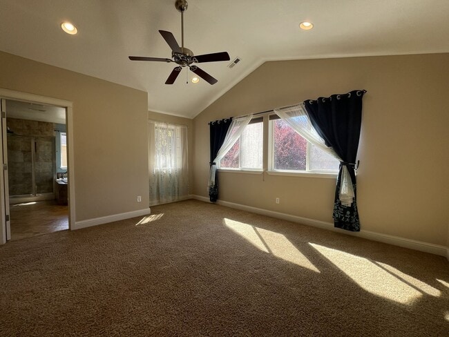 Building Photo - Beautiful 5 Bedroom Home + Office with Grand Entry, Gourmet Kitchen & Private Backyard