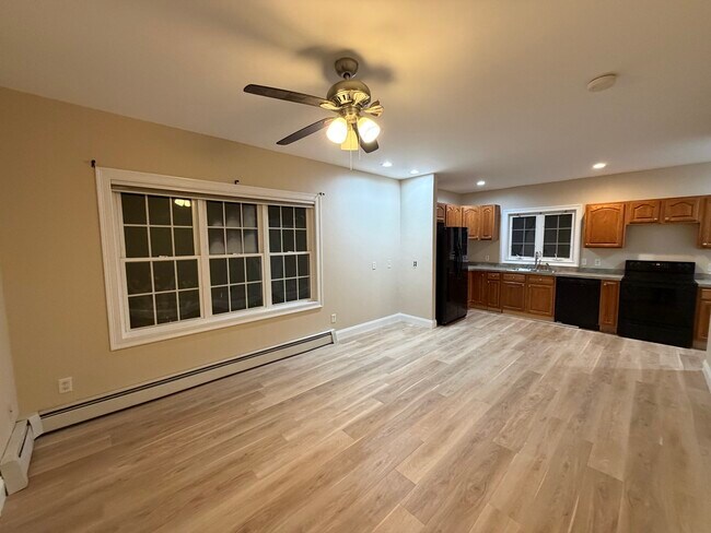 Building Photo - 33 Brunelle Dr