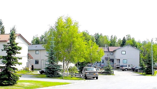 Building Photo - South Anchorage Beautiful and Spacious dow...