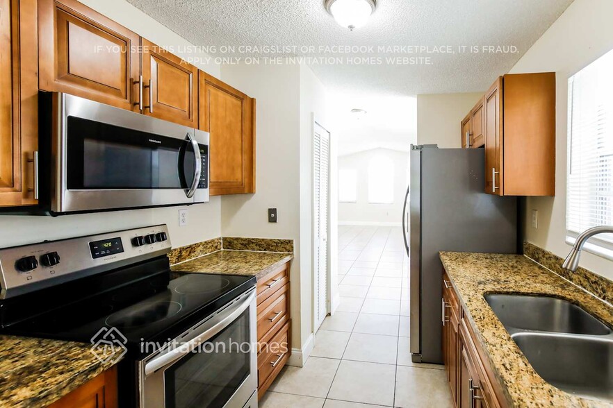 Building Photo - 13950 SW 160th Terrace