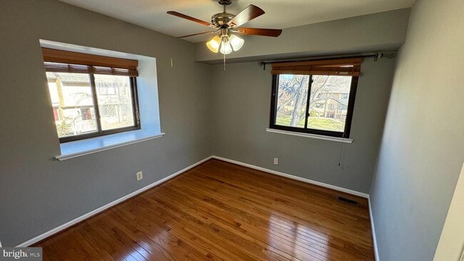 Building Photo - 2653 Glengyle Dr