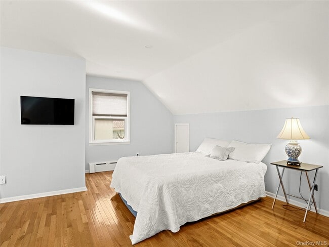 Building Photo - 1035 Shore Acres Dr