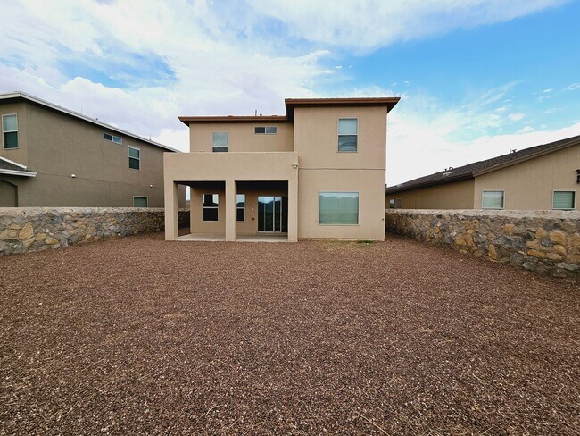 Building Photo - Beautiful 4 bedroom 2.5 bath home in Northeast El Paso!