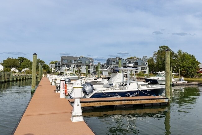 Building Photo - 28 Little Bay Dr