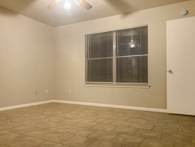 Building Photo - 3606 Starbridge Pointe Ln