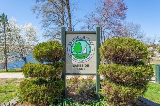 Building Photo - 53 Laurel Dr