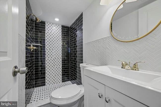 Building Photo - 3958 Mt Vernon St