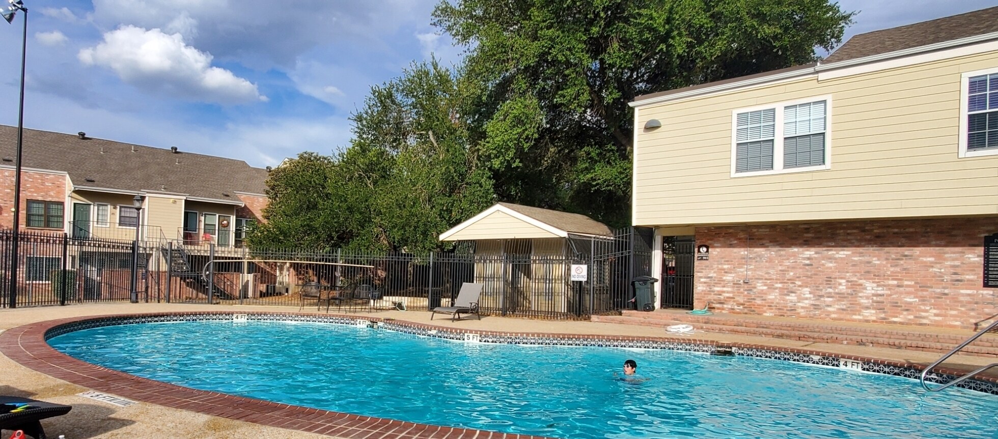 Condo's Pool - 11610 Vance Jackson