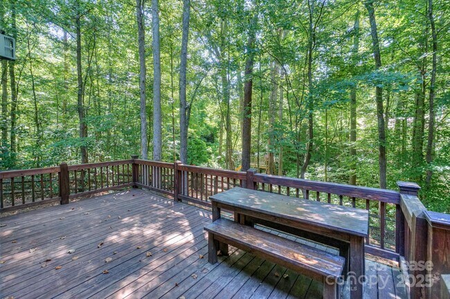 Building Photo - 181 Streamside Pl