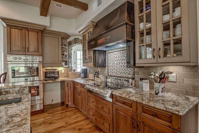 Building Photo - Winter Rental