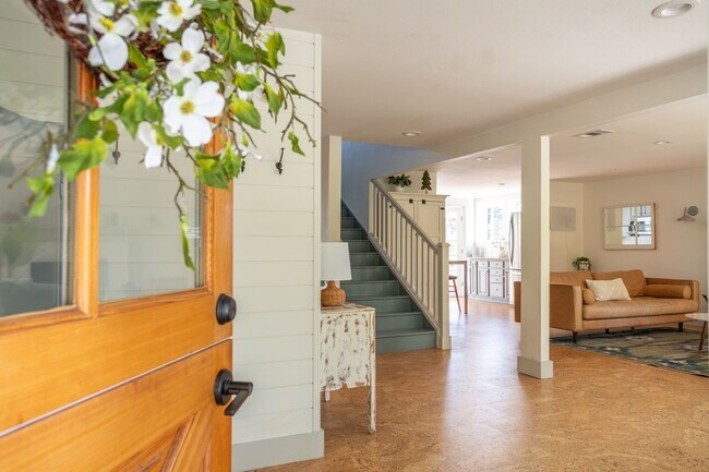 Building Photo - Fully Furnished Mount Veeder Sanctuary Home