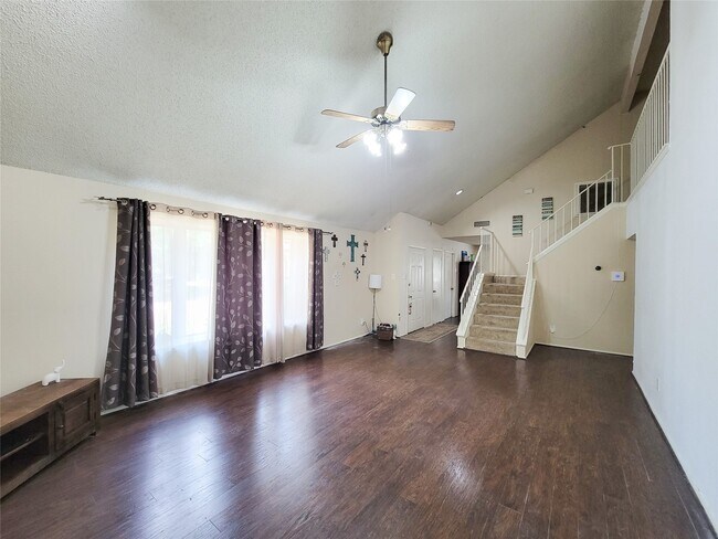 Building Photo - 25303 Avery Hill Ln