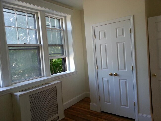 Building Photo - 2001 Commonwealth Ave