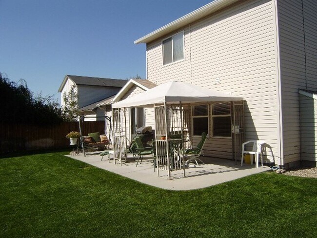 Building Photo - Coming Soon: Desirable South Boise 4-Bedro...