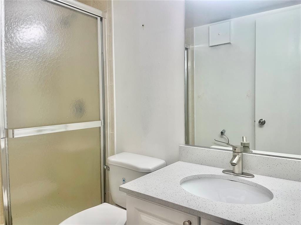 Building Photo - 721 N Pine Island Rd