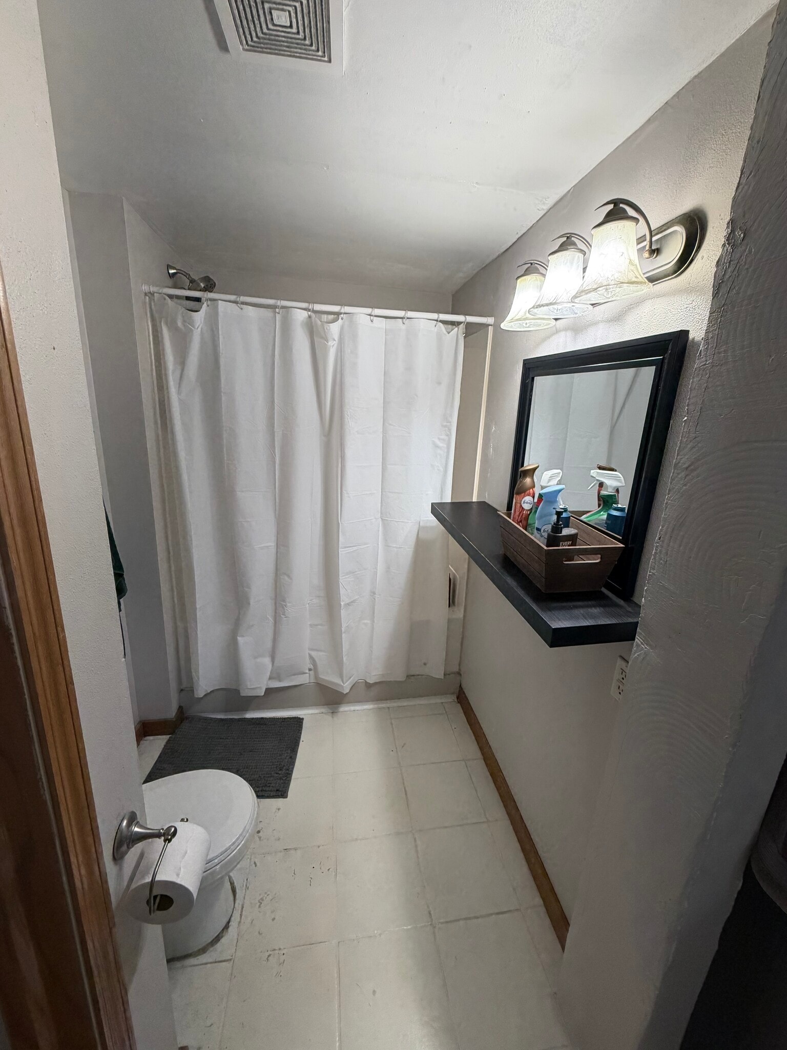 Full bath - 917 11th Ave N