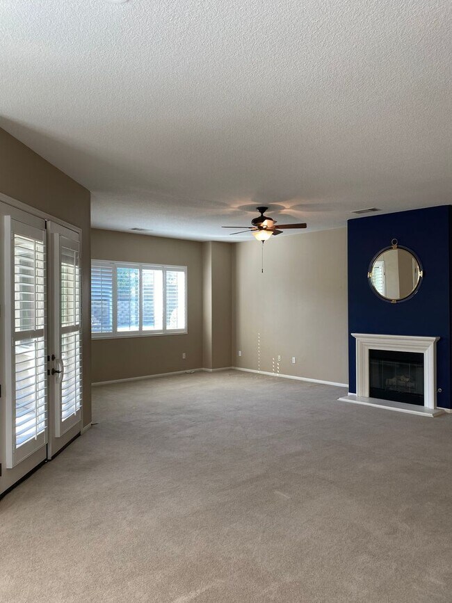 Building Photo - Beautiful Home in 55+ Community