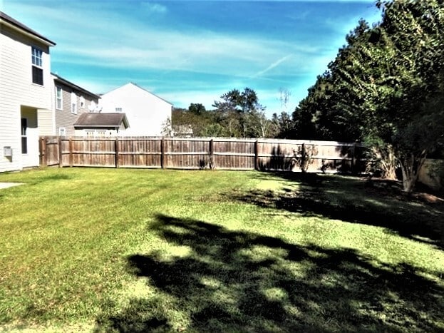 Building Photo - 219 Sparkleberry Ln