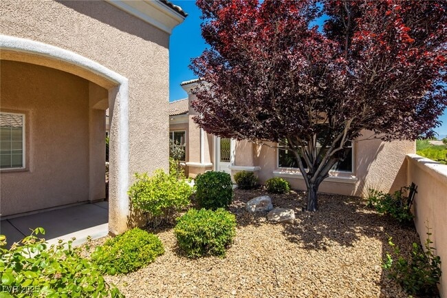 Building Photo - 10248 Santo Nina Ct
