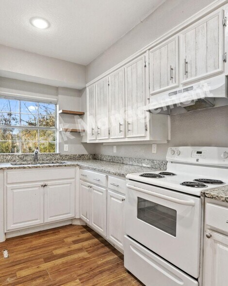 Building Photo - 202 S Dunbar Ln