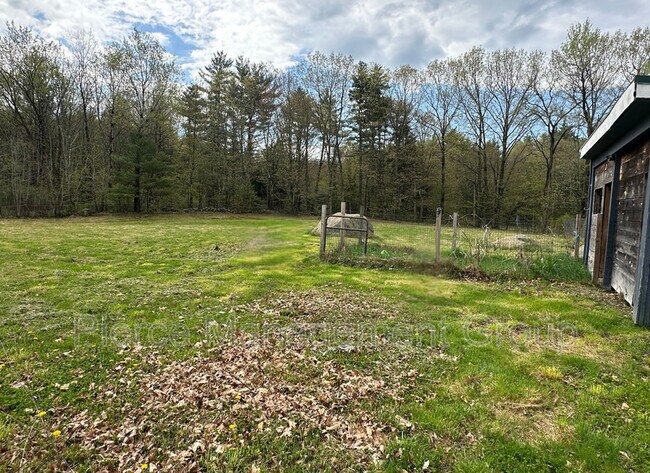 Building Photo - 395 Critchett Rd