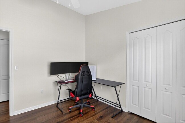 Building Photo - 714 Ashentree Dr